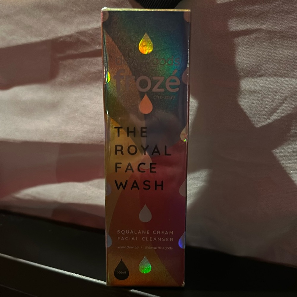 Two of the gods froze the royal face wash